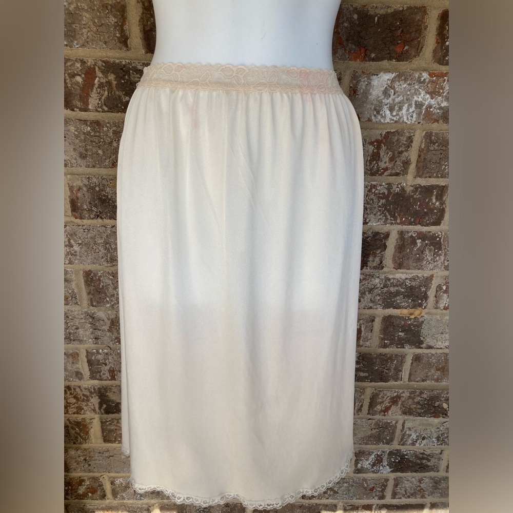 Half Slip with Lace  - Medium Ivory Lace Vintage - Picture 2 of 10